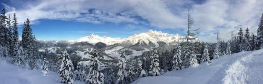 Panoramablick über Filzmoos mit Bischofsmütze