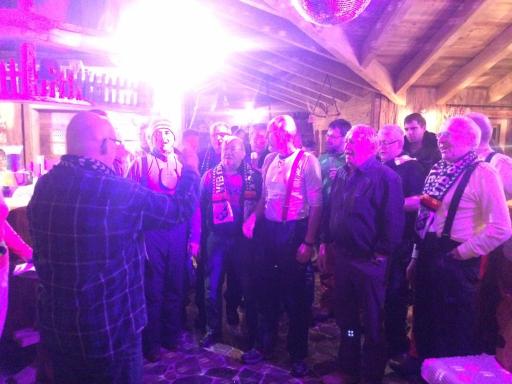 Mehrstimmiges Singen - kein Problem! Auch diese Aufgabe wird gemeistert.