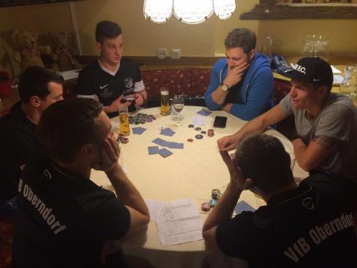 Die ganze Nacht durch wird wieder gezockt