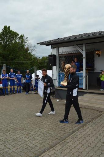Pokalübergabe 2